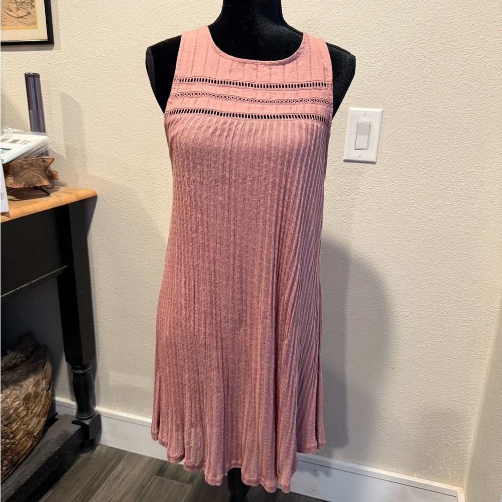Elegant Pink Sleeveless Dress